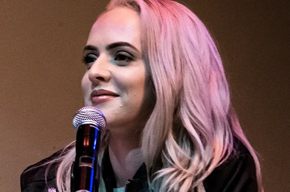 Madilyn Bailey Biography: Husband, Children, Parents, Net Worth, Height, Age, Songs & Albums, Concerts, Instagram