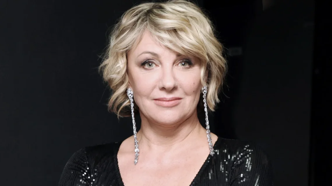 Elena Yakovleva Biography: Age, Husband, Net Worth, Parents, Son, Movies & TV Shows, Awards