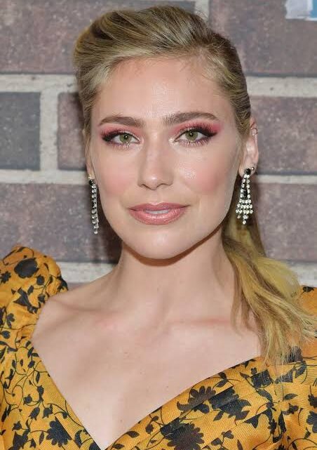Shoshana Bush Biography: Age, Boyfriend, Movies, TV Shows, Ethnicity, Religion, Height, Net Worth, Parents