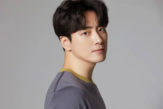 Lee Joon-hyuk Biography: Age, Parents, Net Worth, Height, Movies & TV Shows, Instagram, Ethnicity