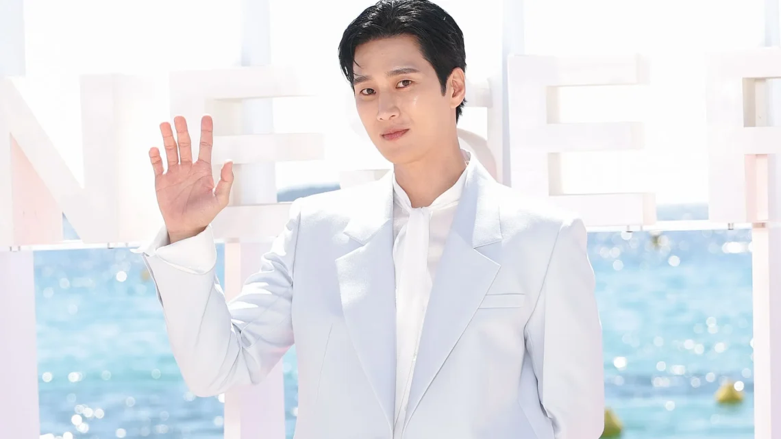 Ahn Bo-hyun Biography: Age, Girlfriend, Siblings, Net Worth, Height, Movies & TV Shows, Instagram