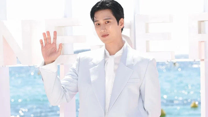 Ahn Bo-hyun Biography: Age, Girlfriend, Siblings, Net Worth, Height, Movies & TV Shows, Instagram