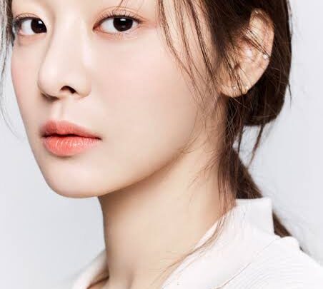 Seol In-ah Biography: Net Worth, Height, Movies & TV Shows Age, Parents, Wiki, Boyfriend, Instagram