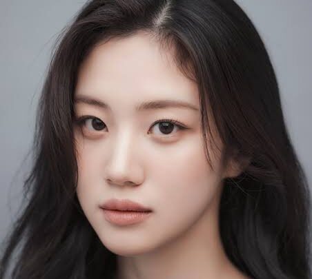 Hong Hwa-yeon Biography: Movies & TV Shows, Boyfriend, Age, Parents, Net Worth, Height, Modelling
