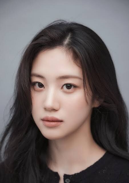Hong Hwa-yeon Biography: Movies & TV Shows, Boyfriend, Age, Parents, Net Worth, Height, Modelling