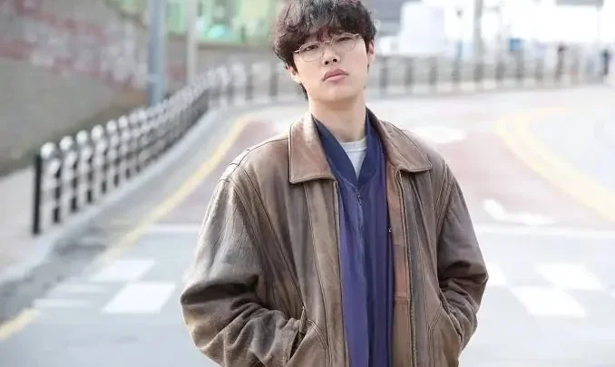 Ryu Jun-yeol Biography: Net Worth, Age, Girlfriend, Height, Siblings, Movies, Awards, Photos, Instagram