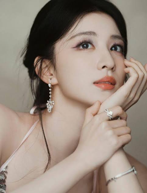 Wang Churan Biography: Age, Movies & TV Shows, Awards, Net Worth, Height, Partner, Nationality
