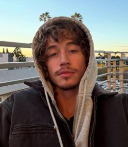 Jordan Huxhold - Biography