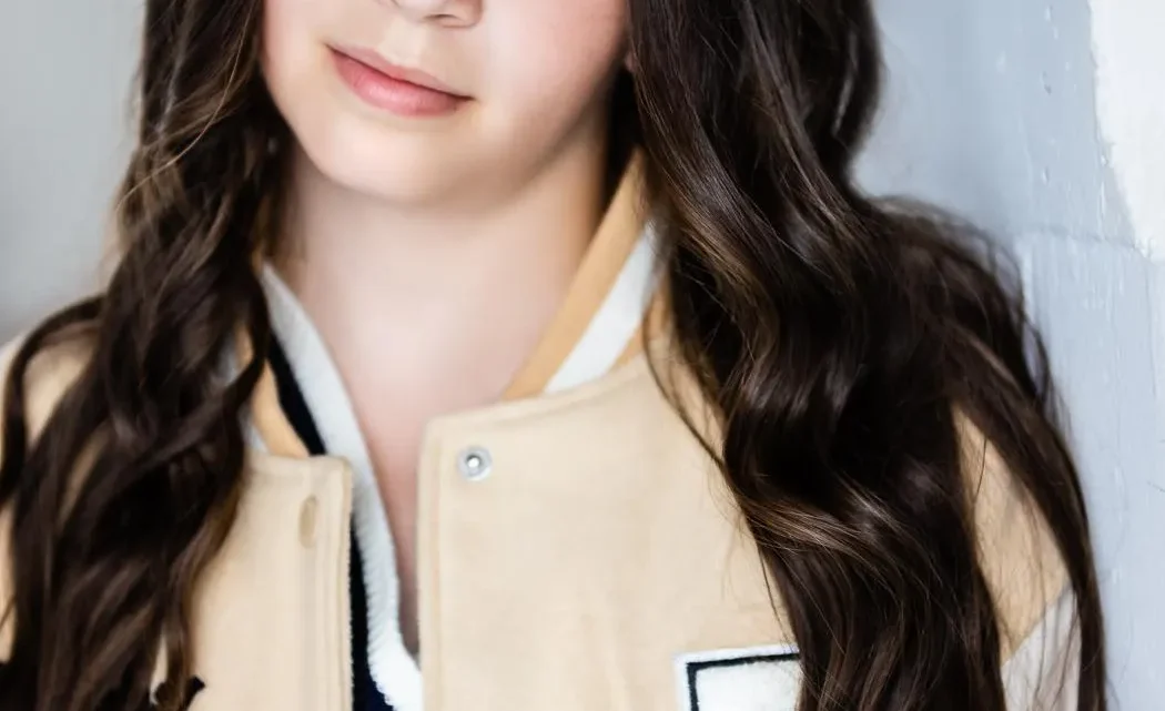 Zoe Fish Biography: Age, Parents, Height, Net Worth, Siblings, Movies, Family