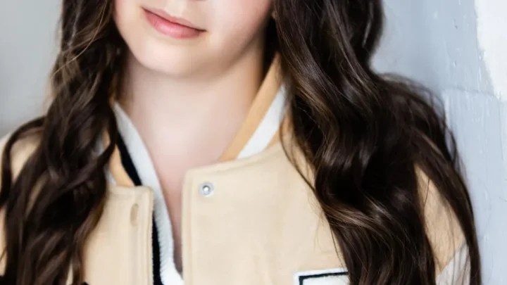 Zoe Fish Biography: Age, Parents, Height, Net Worth, Siblings, Movies, Family