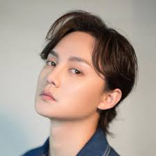 Yin Zheng Biography: Net Worth, Height, Age, Partner, Songs,  TV Shows, Movies, Awards