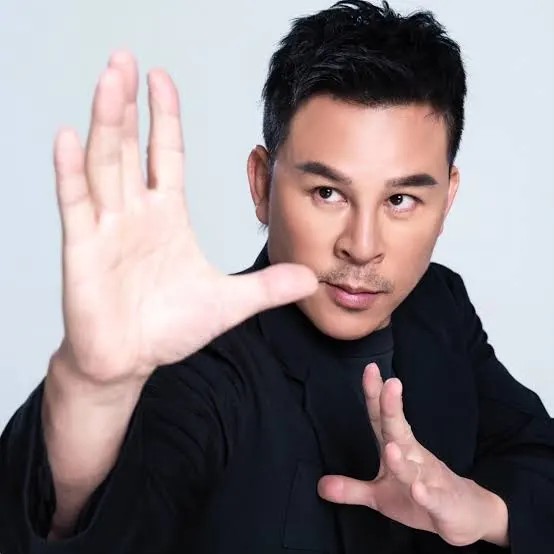 Shi Yanneng Biography: Age, TV Shows, Wife, Siblings, Net Worth, Height, Movies, Wikipedia, Ethnicity