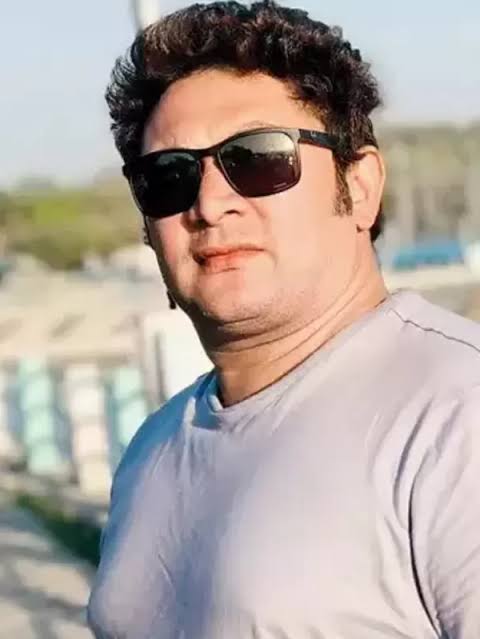 Rajesh Kumar - Biography