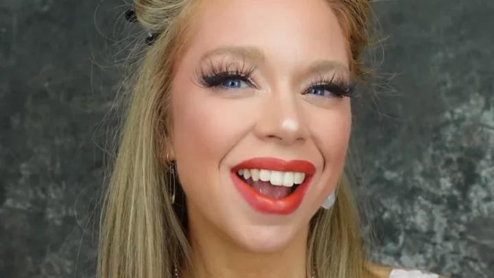 Bunny Meyer Bio: Net Worth, Age, Boyfriend, Real Name, Height, Parents, Pets, YouTube