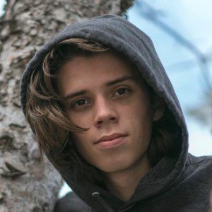 Austin Porter Biography: Son, Girlfriend, Siblings, Net Worth, Height, Age, Songs & Albums, PrettyMuch Career, Movies, Instagram