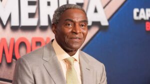 Carl Lumbly - Biography