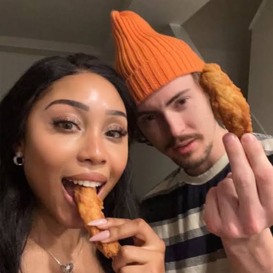 ZacharyZaxor Biography: Gaming, YouTube, Age, Ex-Girlfriend, Sibling, Net Worth, Parents, Height, Career