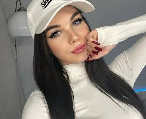 Sopha Kuper Biography: Age, YouTube, Height, Net Worth, Boyfriend, Songs, Awards, Ethnicity, Religion