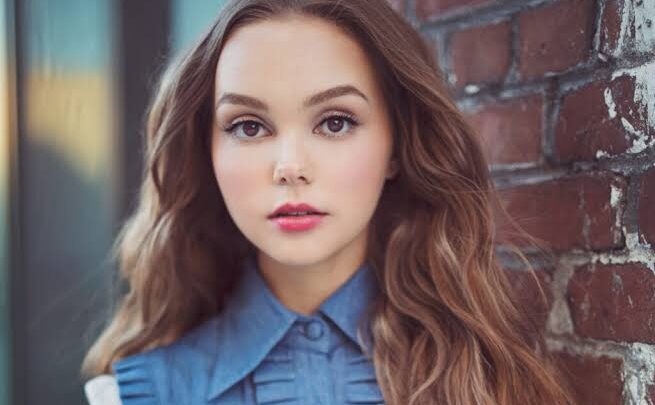 Savannah Lee May Biography: Boyfriend, Age, Sibling, Net Worth, Height, Movies, Instagram, Songs, Awards, Personal Life