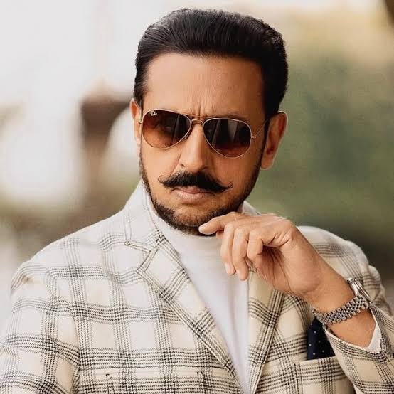 Gulshan Grover - Biography