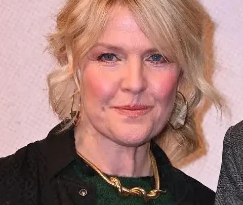 Ashley Jensen Biography: Husbands, Son, Age, Siblings, Net Worth, Height, Movies  & TV Shows, Instagram, Ethnicity