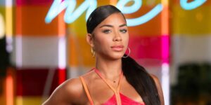 Amaya Espinal - Biography