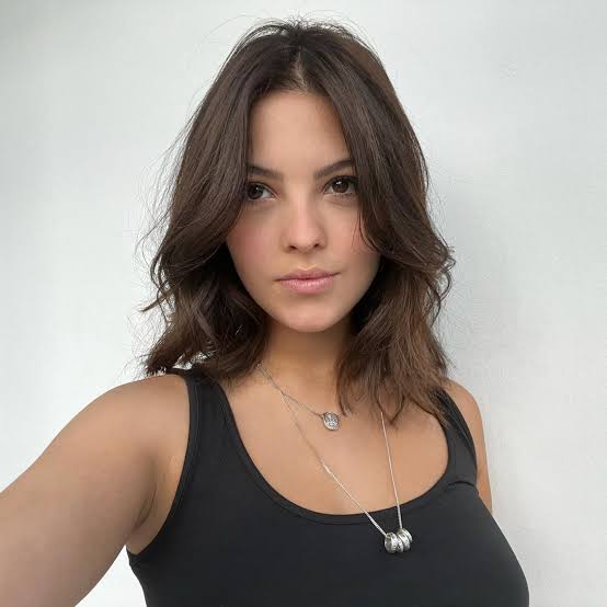 Júlia Gomes - Biography