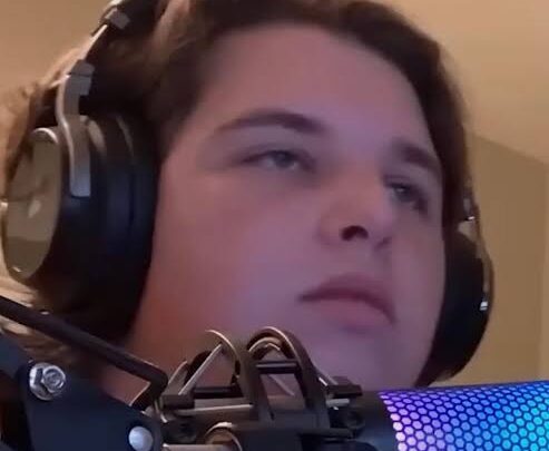 RoyalPear Biography: Net Worth, YouTube, Age, Girlfriend, Twitch, Height, Parents, Photos