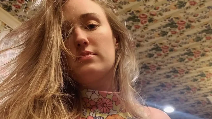 Ashley Johnson Biography: Net Worth, Movies, Age, Parents, Height, TV Shows, Boyfriend, Siblings, Twitter