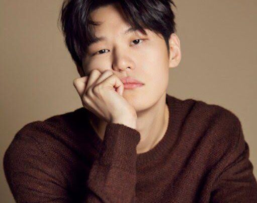 Lee Hak-joo Biography: Age, Height, Net Worth, Wife, Movies & TV Shows, Instagram