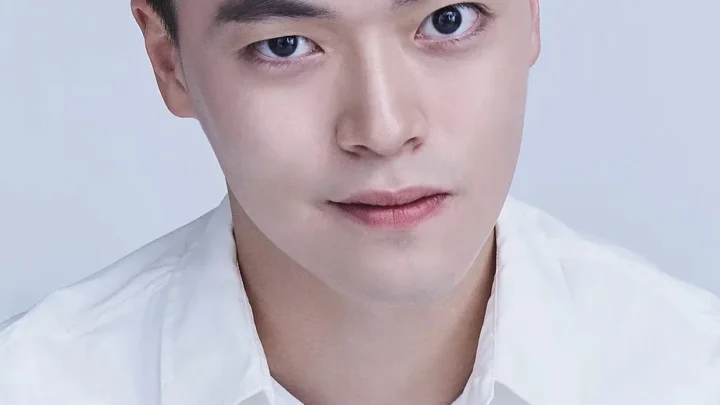 Han Jong-hoon Biography: Age, Height, Net Worth, Parents, Movies & TV Shows, Career, Partner