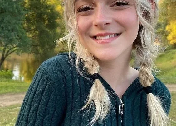 Sarah Dorothy Little Biography: Ethnicity, TikTok, Parents, Height, Age, Movies, Siblings, Net Worth, Boyfriend
