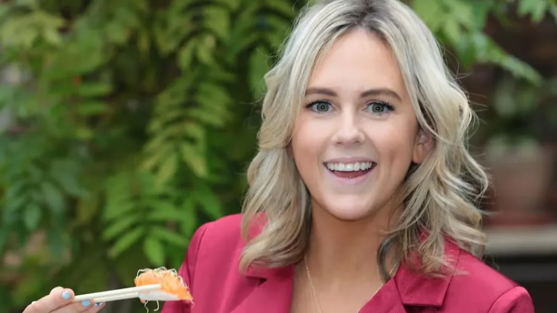 Cassie Stokes Biography: Age, Height, Partner, Net Worth, Books, Ethnicity, Religion, Instagram