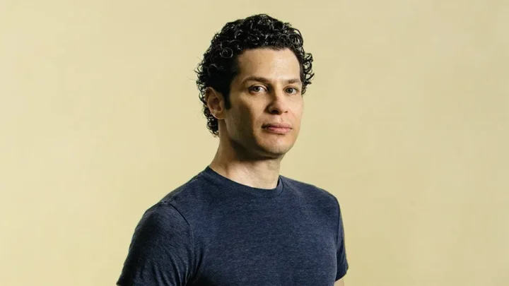 Thomas Kail Biography: Wife, Age, Height, Net Worth, Parents, Movies & TV Shows, Children