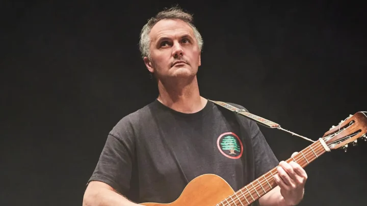 Phil Elverum Biography: Net Worth, Age, Wife, Daughter, Albums, Songs, Height