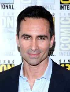 Néstor Carbonell - Biography
