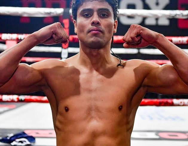 Lester Martínez Biography: Girlfriend, Height, Fights, Age, Parents, Net Worth, Facebook
