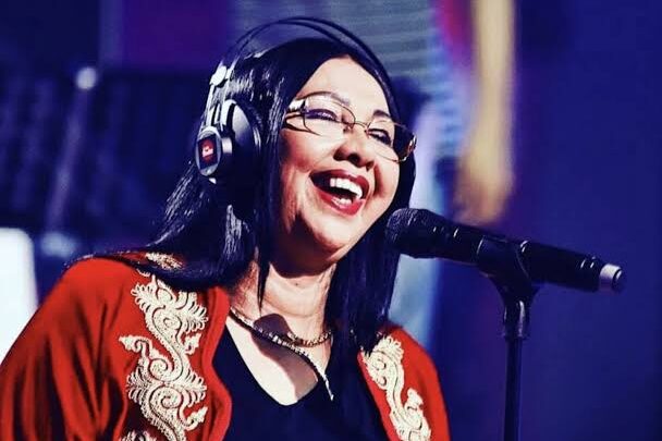 Cheba Zahouania Biography: Age, Net Worth, Husband, Height, Religion, Ethnicity, Songs