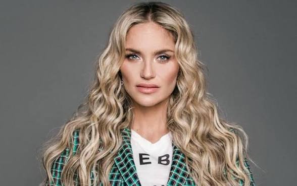 Kenita Larraín Biography: Business, Modelling, Age, Husbands, Daughter, Parents, Siblings, Net Worth, Height, Instagram Career