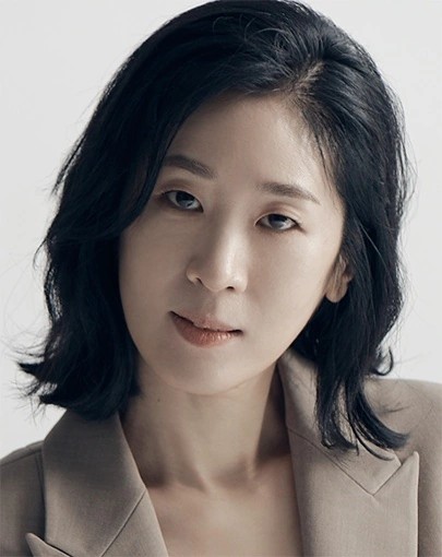 Baek Ji-won - Biography
