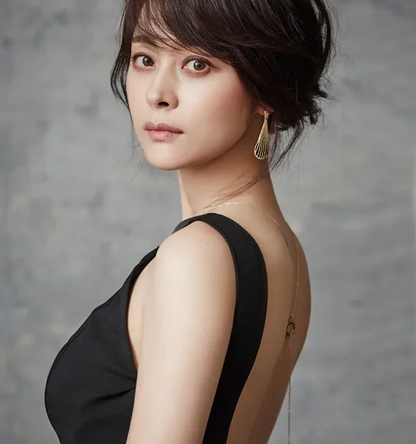 Woo Hee-jin Bio: Age, Net Worth, Movies, Boyfriend, Height, Instagram, Awards, Parents