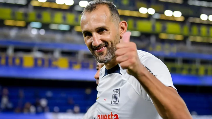 Hernán Barcos Biography: Net Worth, Age, Wife, Children, Parents, Clubs, Siblings, Height, Stats, TikTok