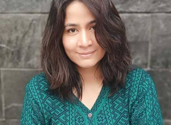 Bhasha Sumbli Biography: Age, Height, Net Worth, Husband, Ethnicity, Awards, Religion, Movies