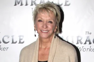 Elizabeth Franz - Biography