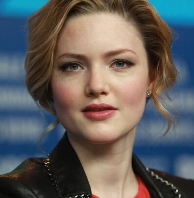 Holliday Grainger Biography: Net Worth, Husband, Religion, Height, Movies, Awards, Ethnicity, Age