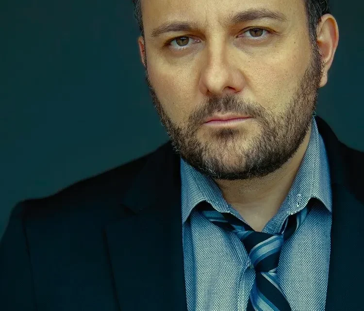 Stelio Savante Biography: Age, Wife, Kid, Height, Net Worth, Parents, Movies & TV Shows