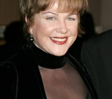 Julia Sweeney Biography: Age, Height, Husband, Movies, TV Shows, Awards, Net Worth