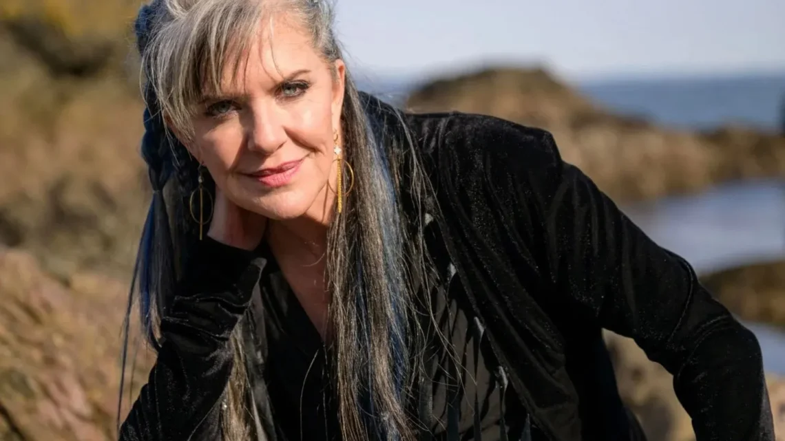 Jennifer Hale Biography: TV Shows, Age, Parents, Ex-Husband, Child, Net Worth, Height, Instagram, Awards
