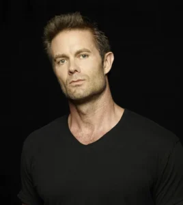 Garret Dillahunt - Biography