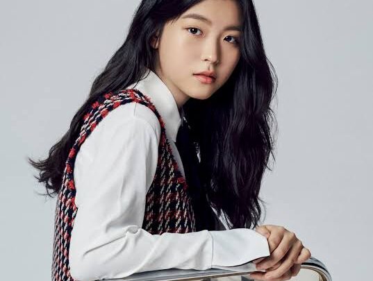 Hwang Ji-ah Biography: Age, Height, Net Worth, Parents, Movies & TV Shows, Boyfriend